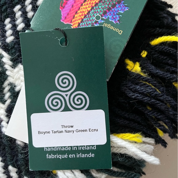 NWT - John Branigan Handmade Wool Throw 54” x 71” - Made in Ireland - Picture 5 of 5